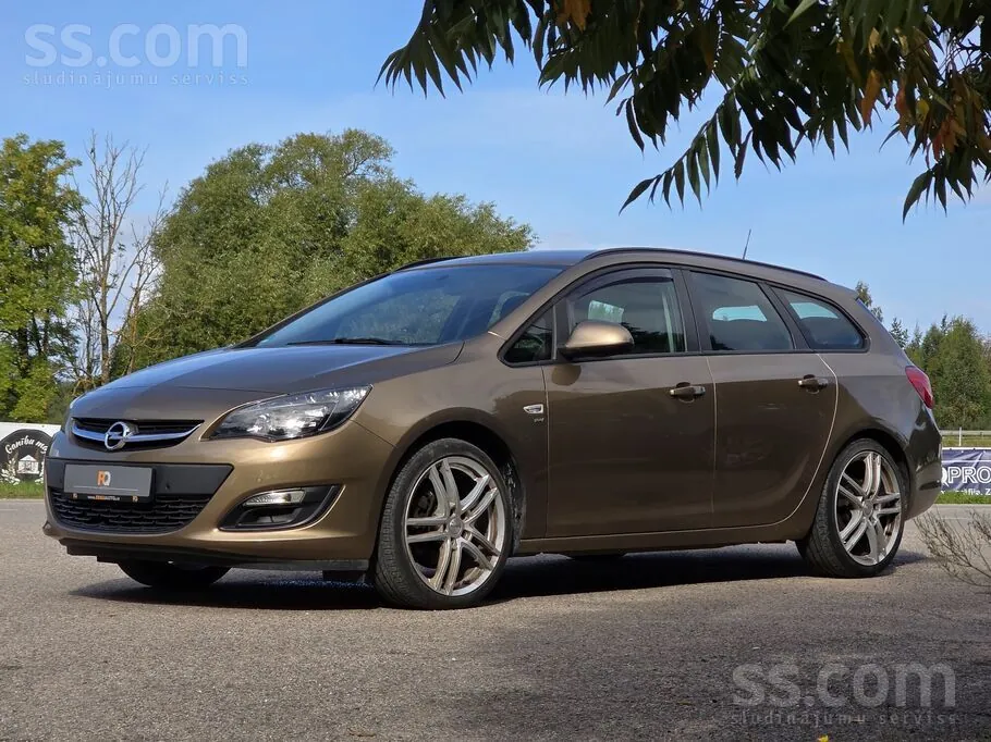 Opel Astra 2014 photo 2