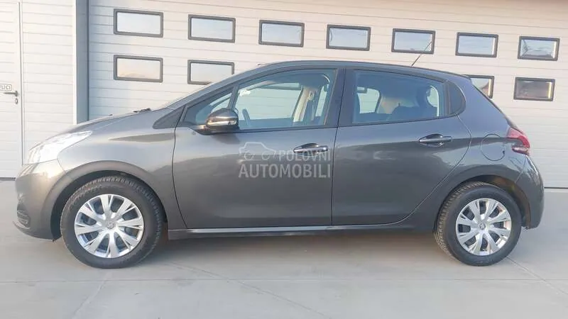 Peugeot 208 2019 photo 2