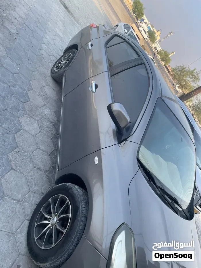 Nissan Sunny 2016 photo 2