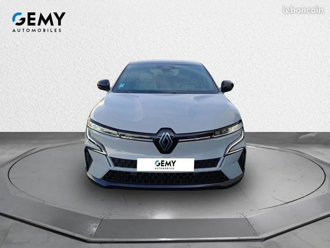 Renault Megane 2023 photo 2