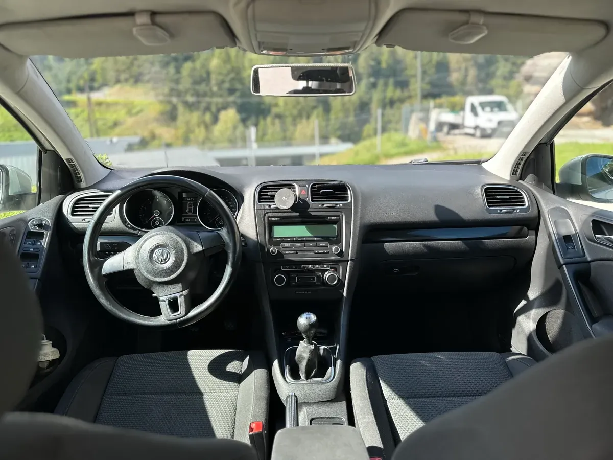Volkswagen Golf 2010 photo 3