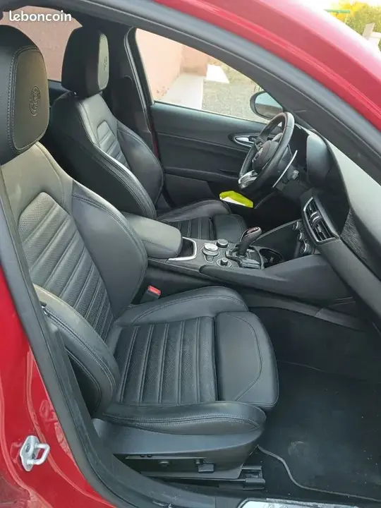 Alfa Romeo Giulia 2023 photo 3