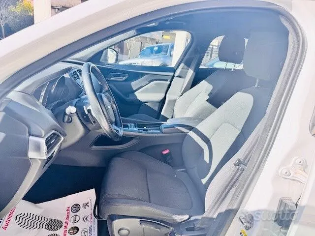 Jaguar F-Pace 2019 photo 4