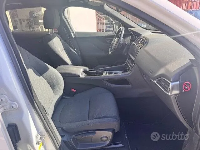 Jaguar F-Pace 2019 photo 5