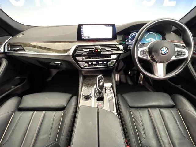 BMW 5 Series 2019 photo 2