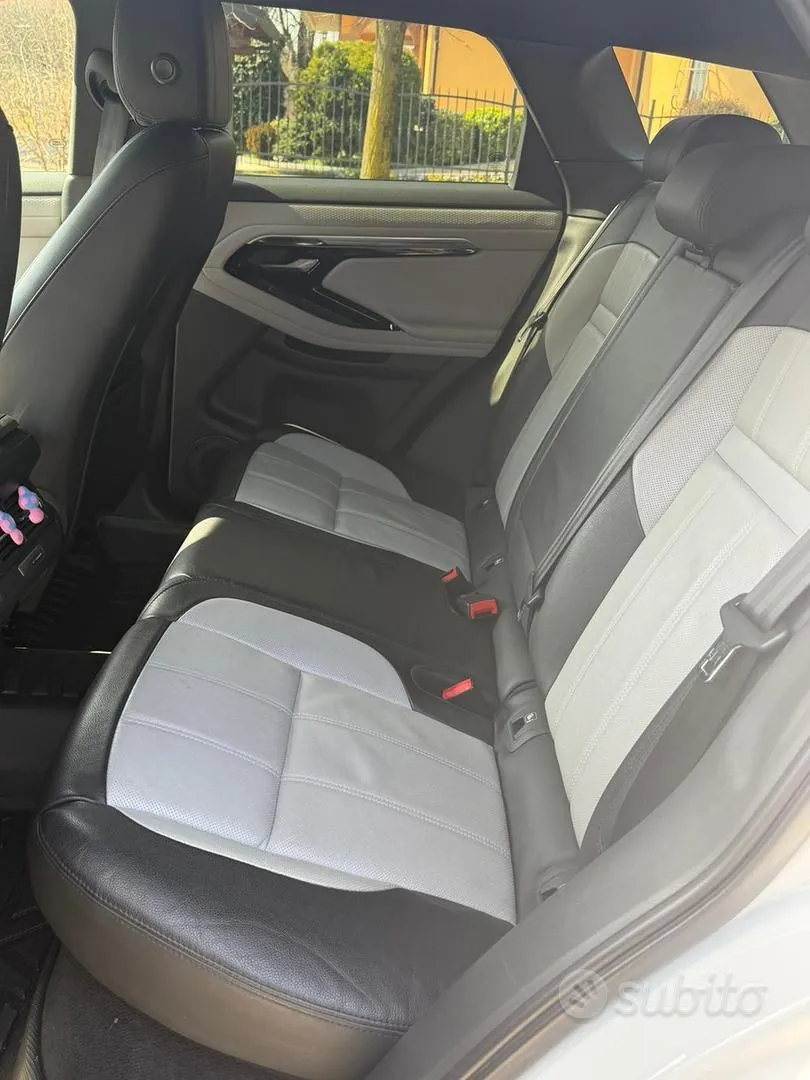 Land Rover Range Rover Evoque 2019 photo 2