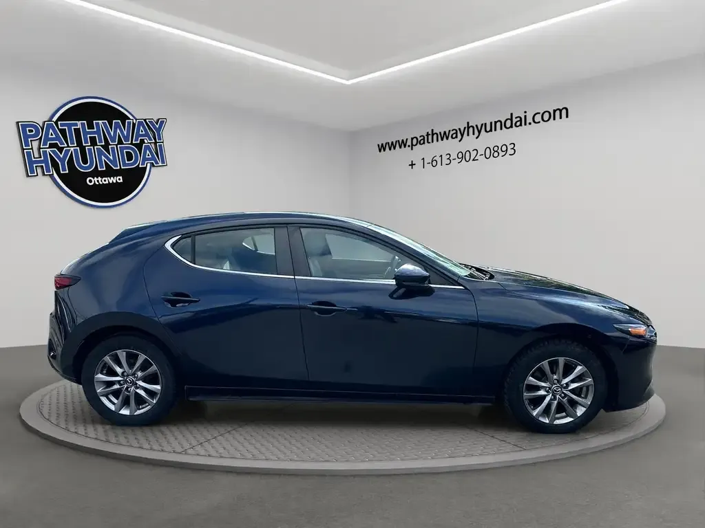 Mazda 3 2020 photo 3