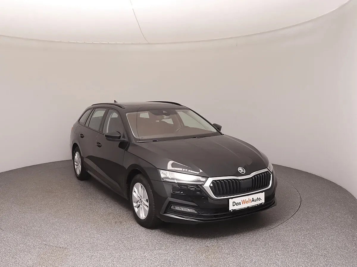 Skoda Octavia 2023 photo 2