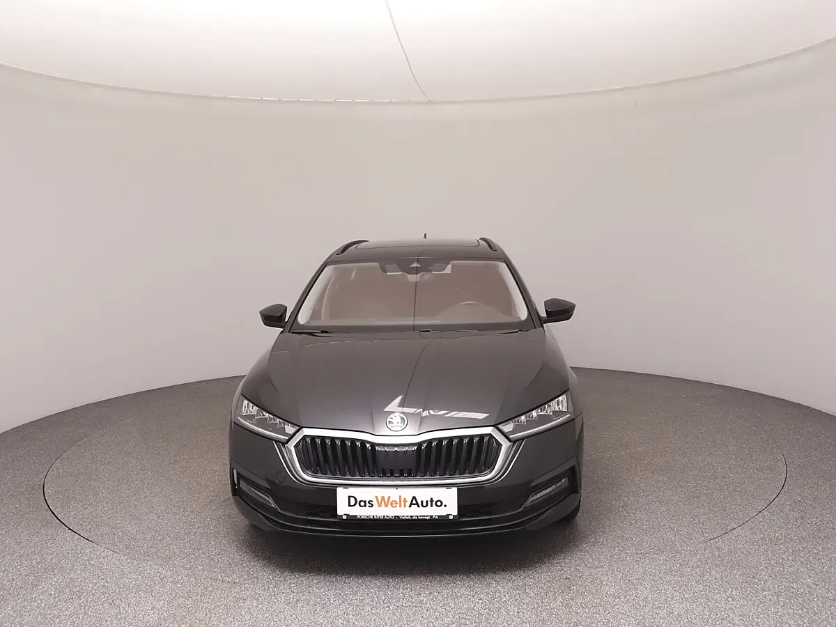 Skoda Octavia 2023 photo 3