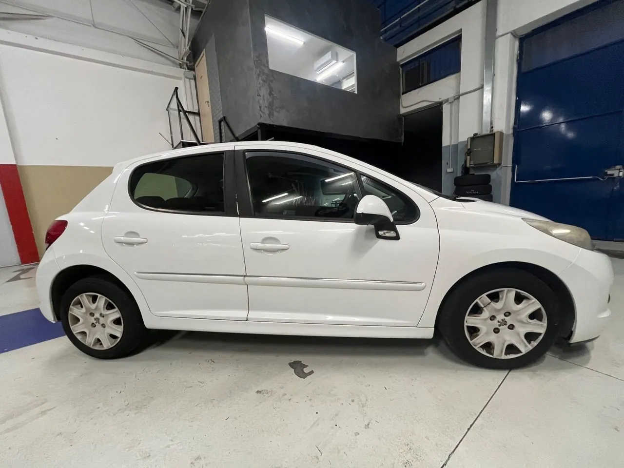 Peugeot 207 2013 photo 3