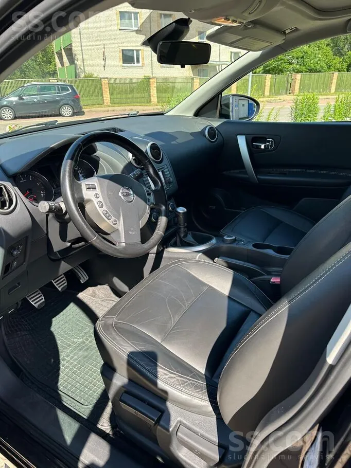 Nissan Qashqai 2011 photo 2
