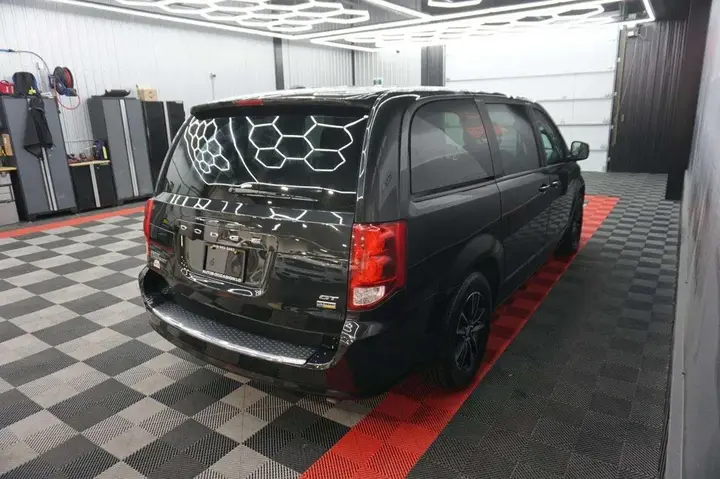 Dodge Grand Caravan 2018 photo 5