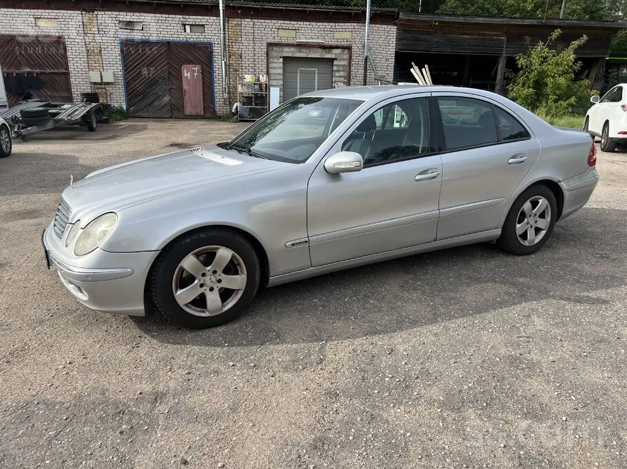 Mercedes-Benz E240 2002 photo 3