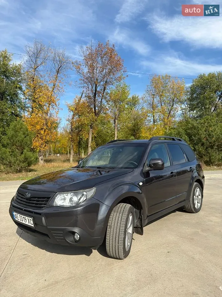 Subaru Forester 2010 photo 2