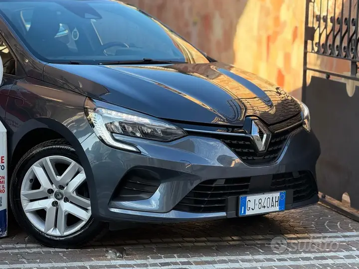 Renault Clio 2022 photo 2