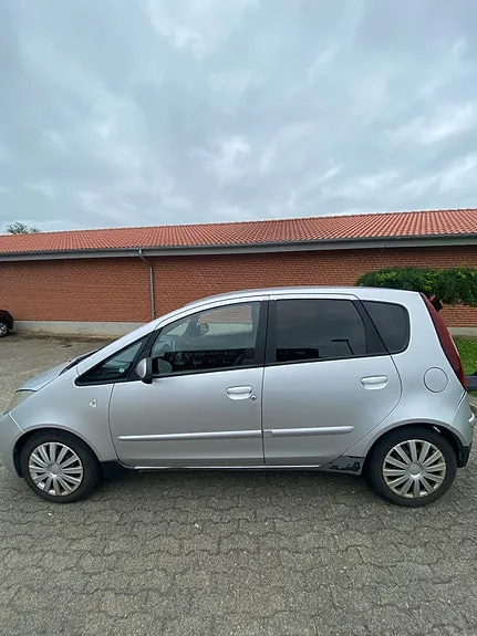 Mitsubishi Colt 2008 photo 2
