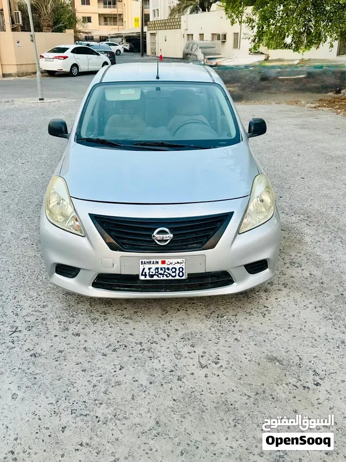 Nissan Sunny 2012 photo 5