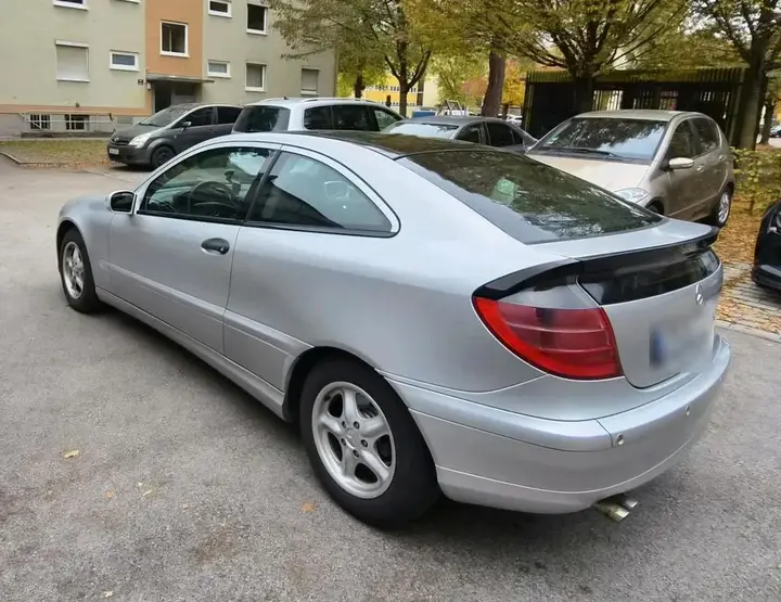 Mercedes-Benz C180