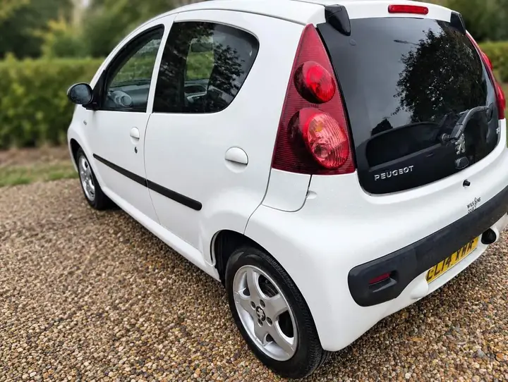 Peugeot 107 2014 photo 2