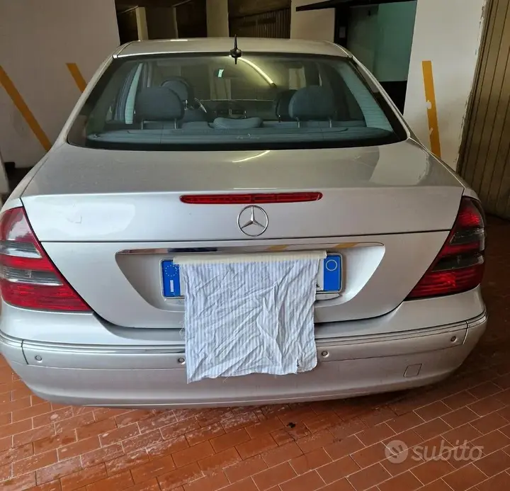 Mercedes-Benz E 2004 photo 2