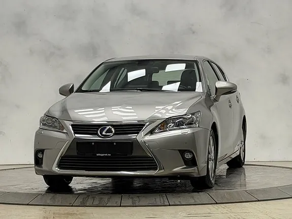 Lexus Ct200H 2017 photo 3
