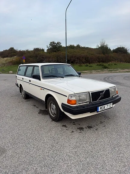 Volvo 240 1987 photo 2