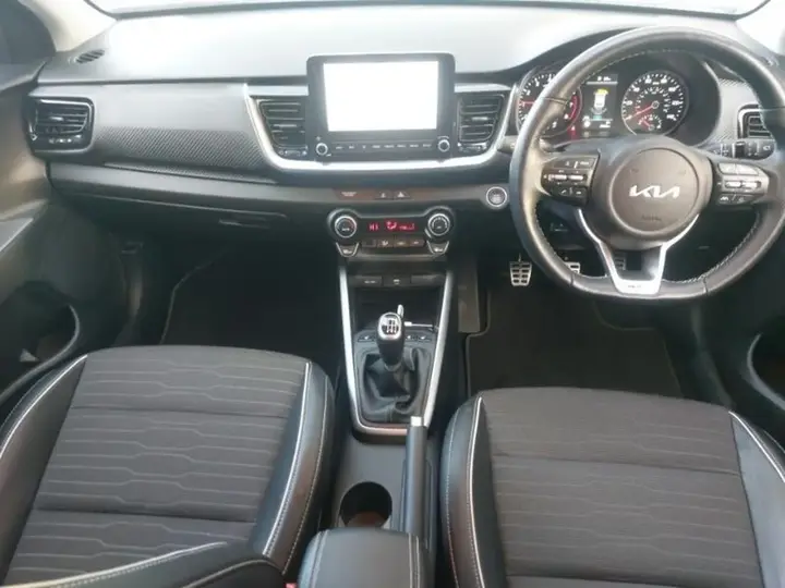 Kia Stonic 2023 photo 3