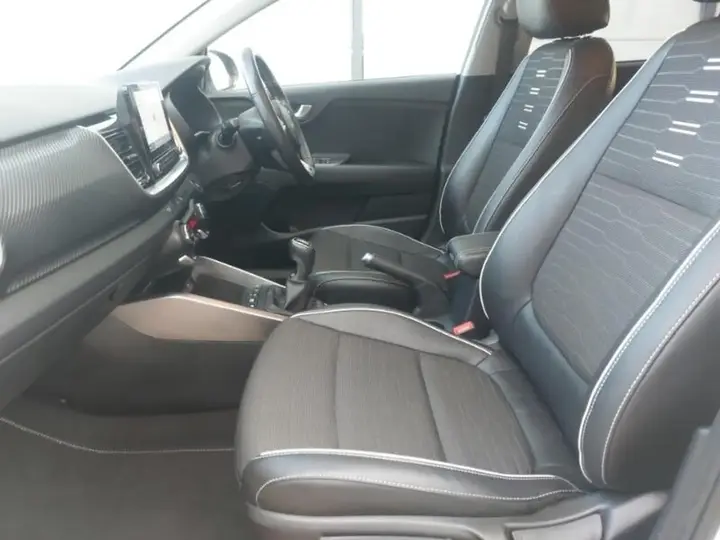 Kia Stonic 2023 photo 5
