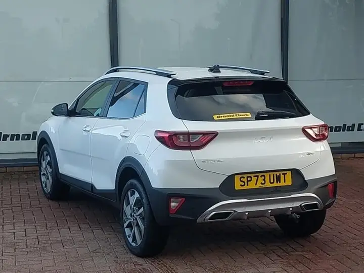 Kia Stonic 2023 photo 2