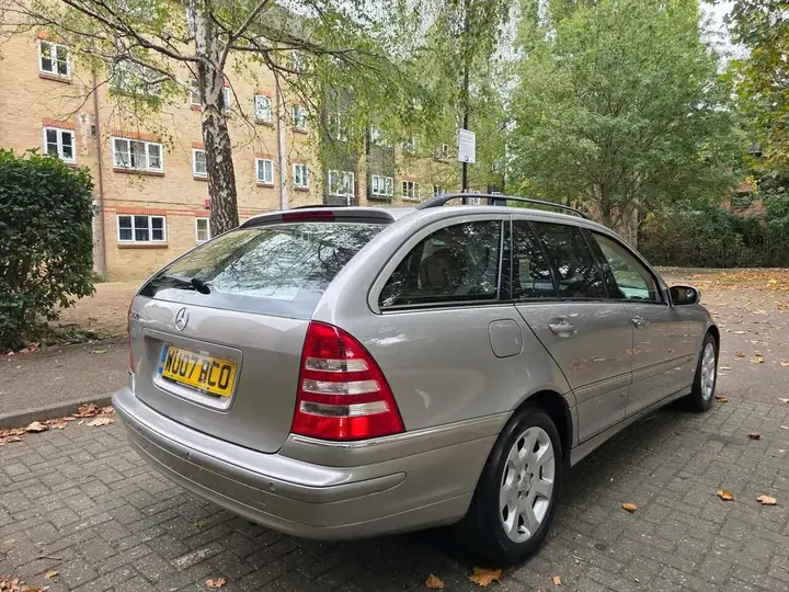 Mercedes-Benz C-Class 2007 photo 3