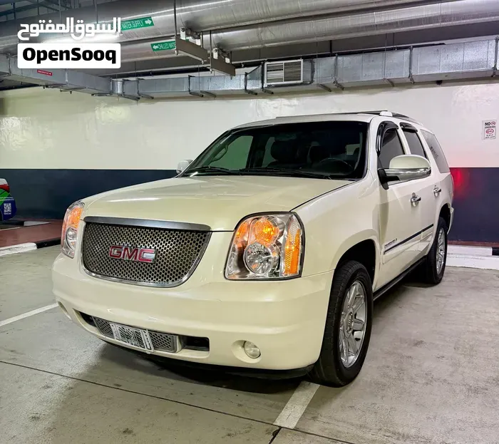 GMC Yukon 2012 photo 4