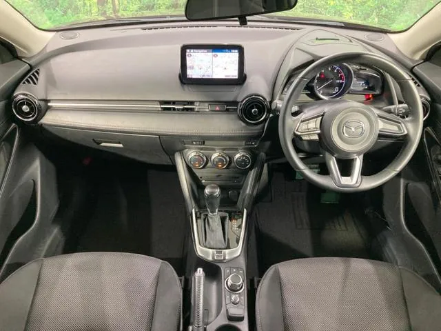 Mazda Demio 13S Touring 2018 photo 2