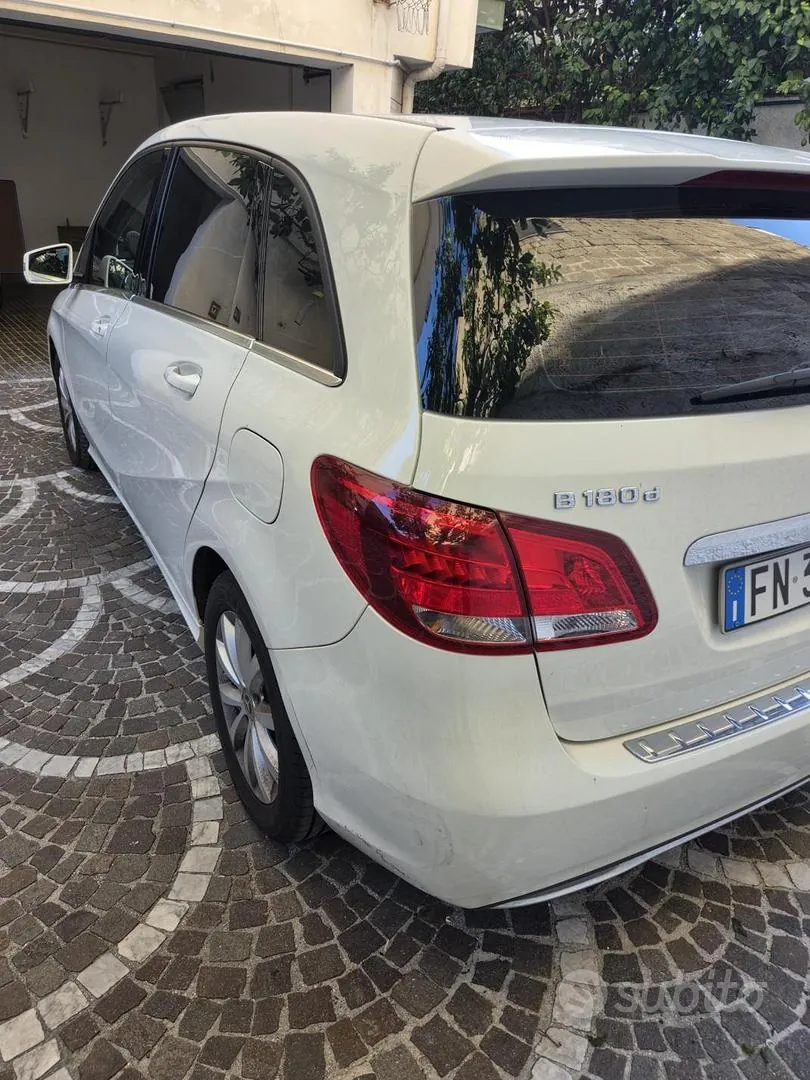 Mercedes-Benz B-Class 2018 photo 5
