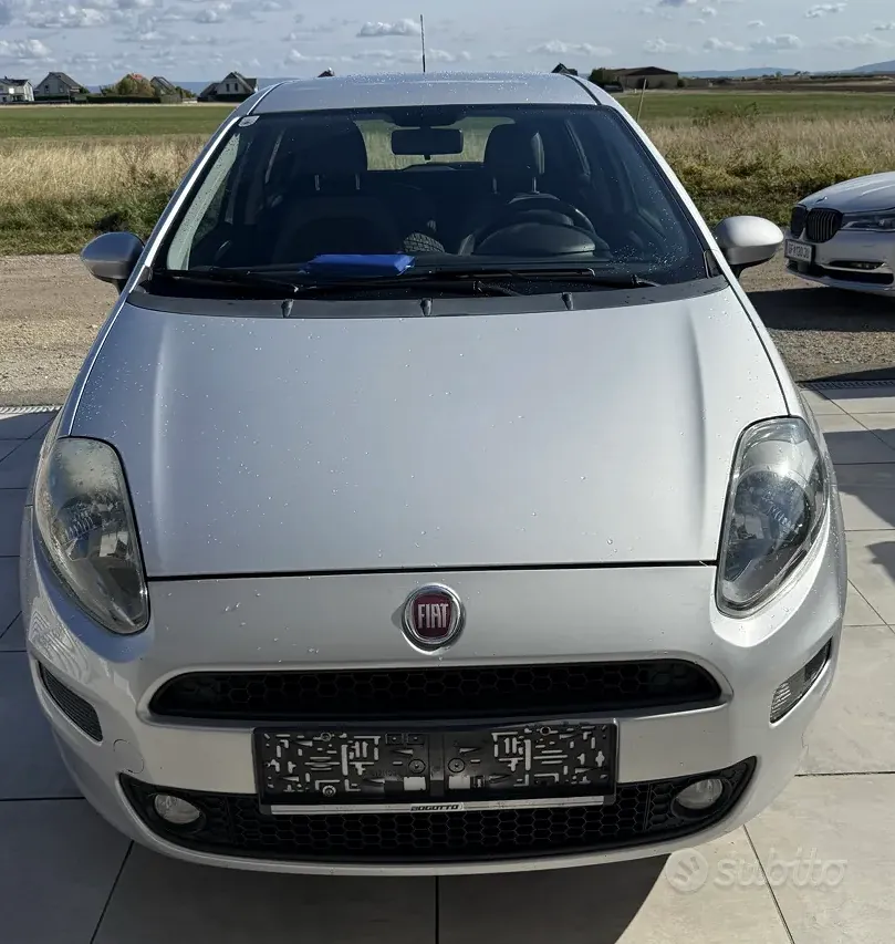 Fiat Grande Punto 2012 photo 3