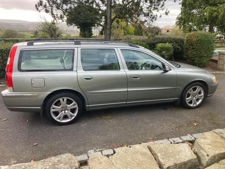 Volvo V70 2006 photo 2