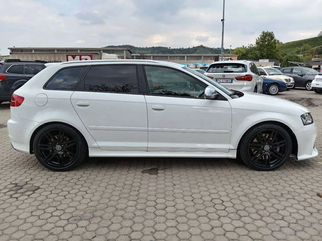 Audi S3 2009 photo 4