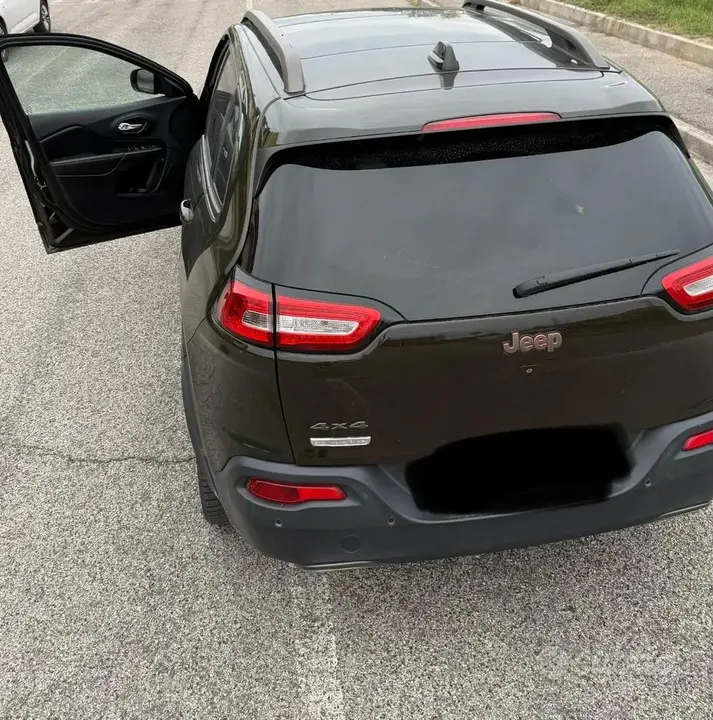 Jeep Cherokee 2016 photo 3