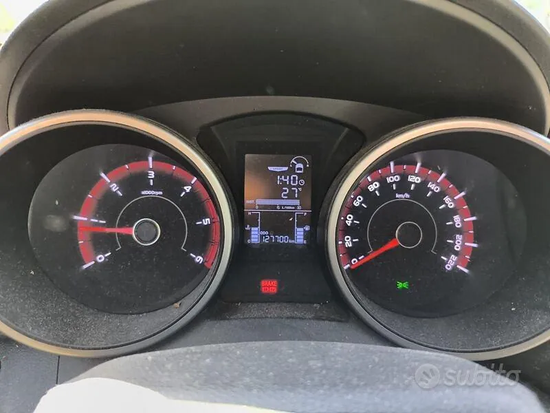 KG Mobility Tivoli 2017 photo 2