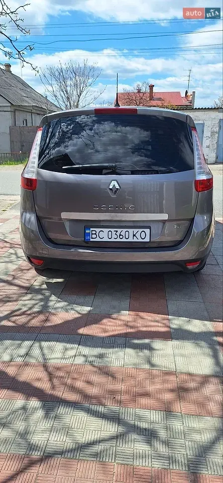 Renault Grand Scenic 2013 photo 3