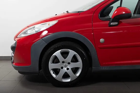Peugeot 207 2008 photo 4