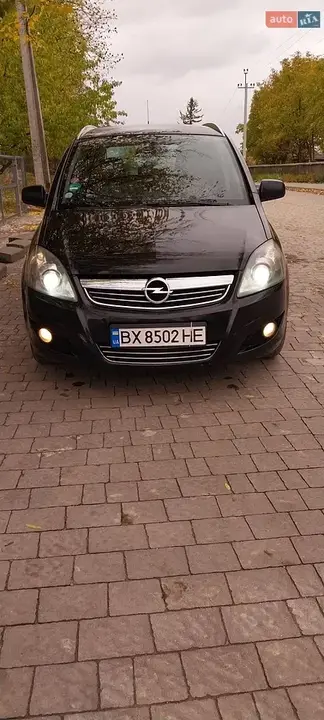 Opel Zafira 2011 photo 2