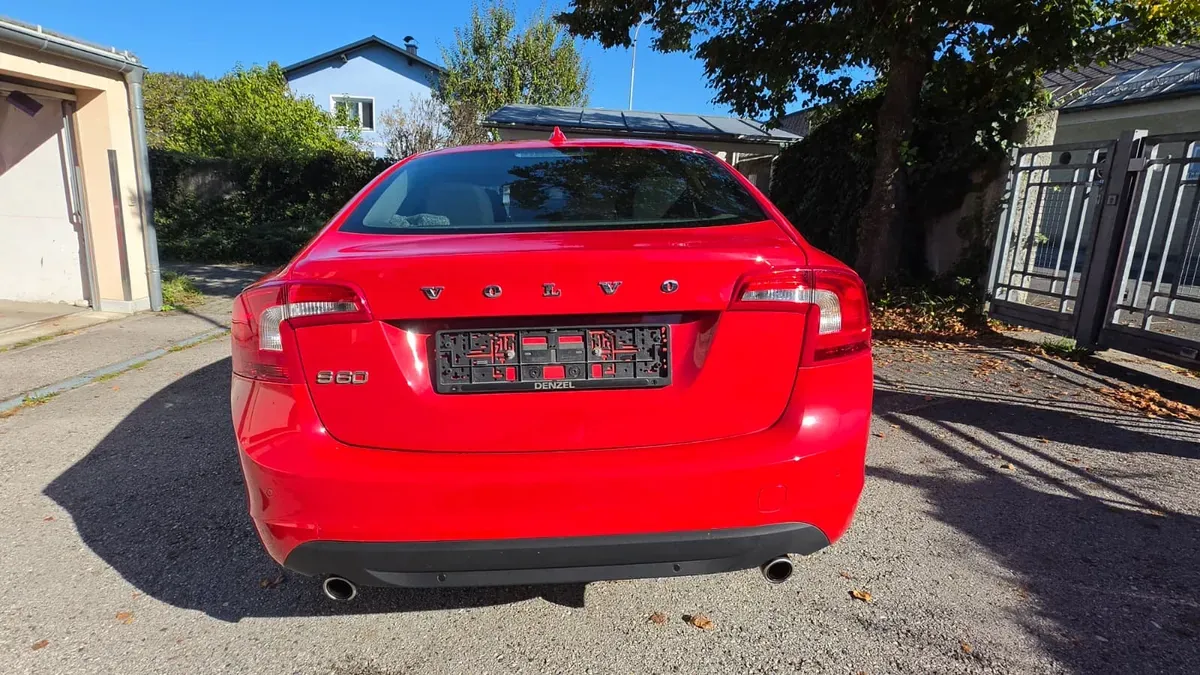Volvo S60 2012 photo 2