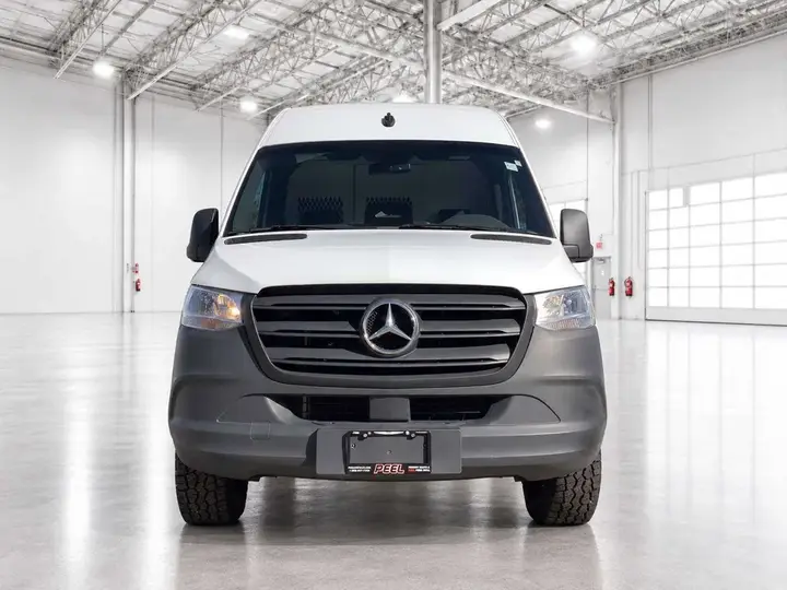 Mercedes-Benz Sprinter 2025 photo 3