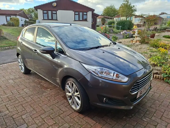 Ford Fiesta 2017 photo 2