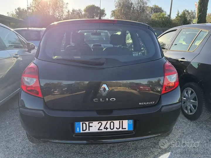 Renault Clio 2007 photo 3