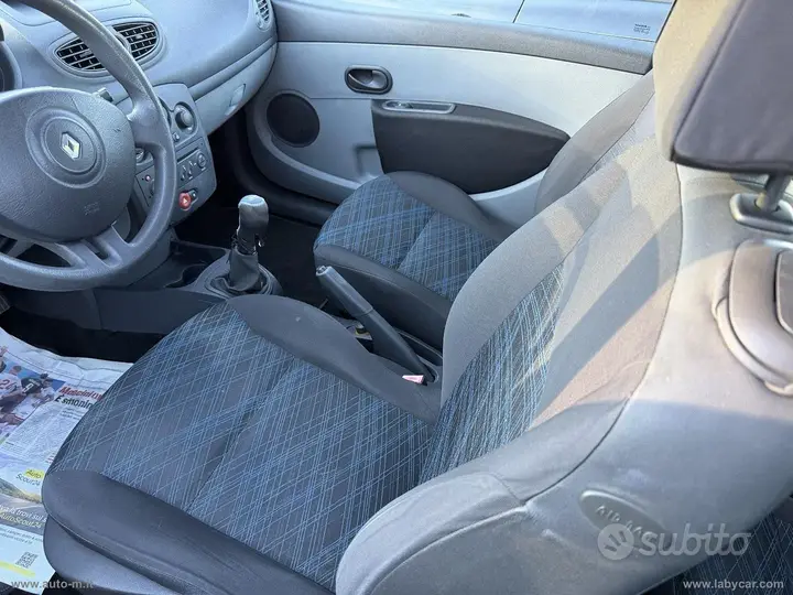 Renault Clio 2007 photo 4