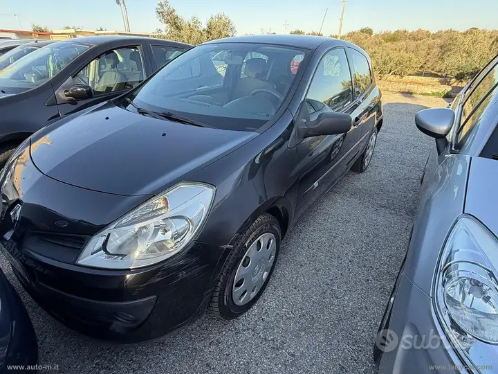 Renault Clio 2007 photo 2