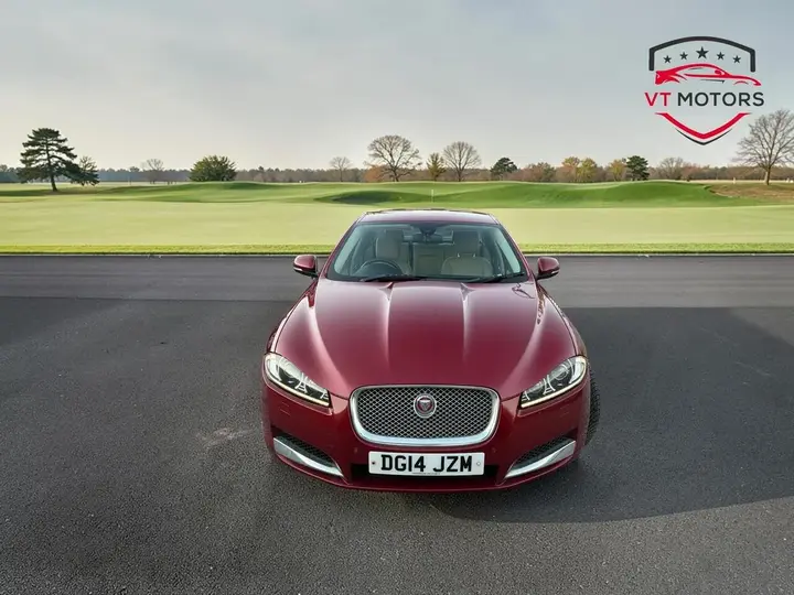Jaguar Xf 2014 photo 2
