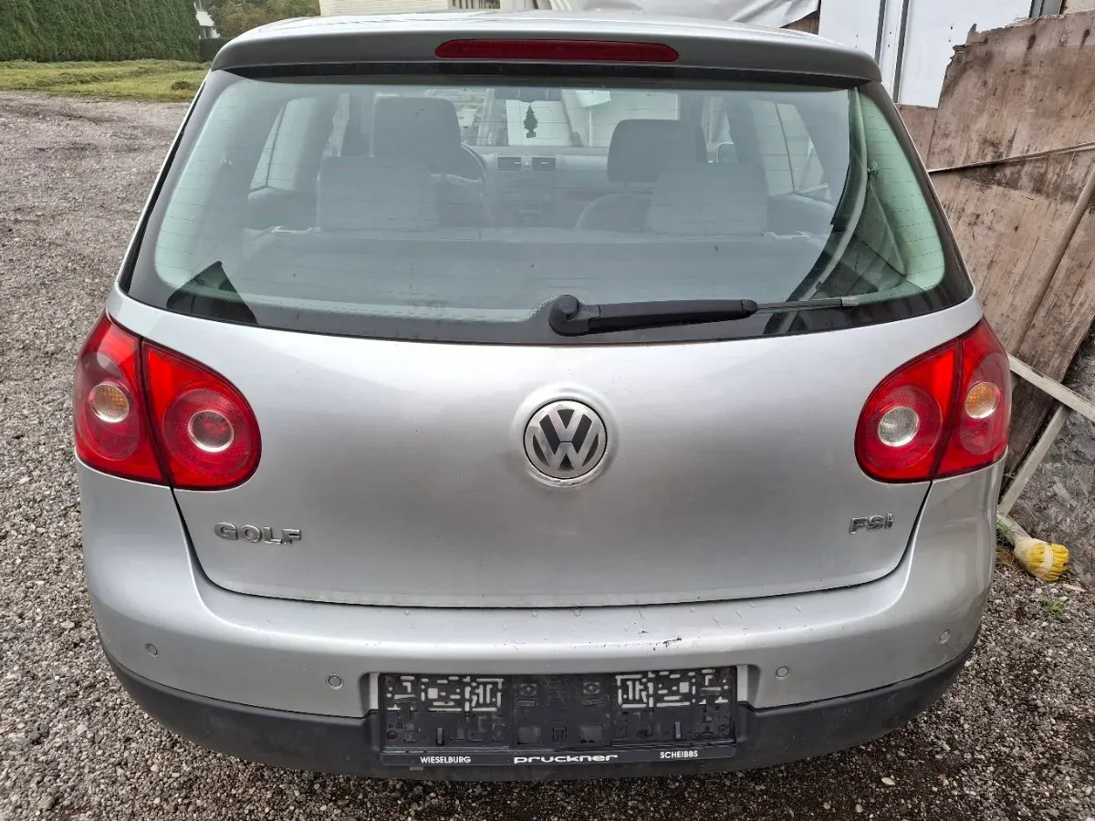 Volkswagen Golf 2004 photo 2