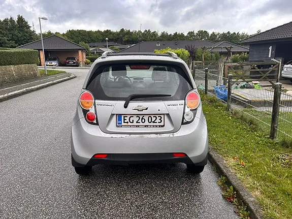 Chevrolet Spark 2011 photo 2